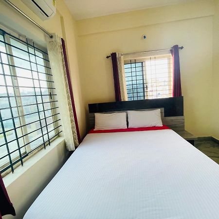 Hotel Crown Residency à Mysore Extérieur photo