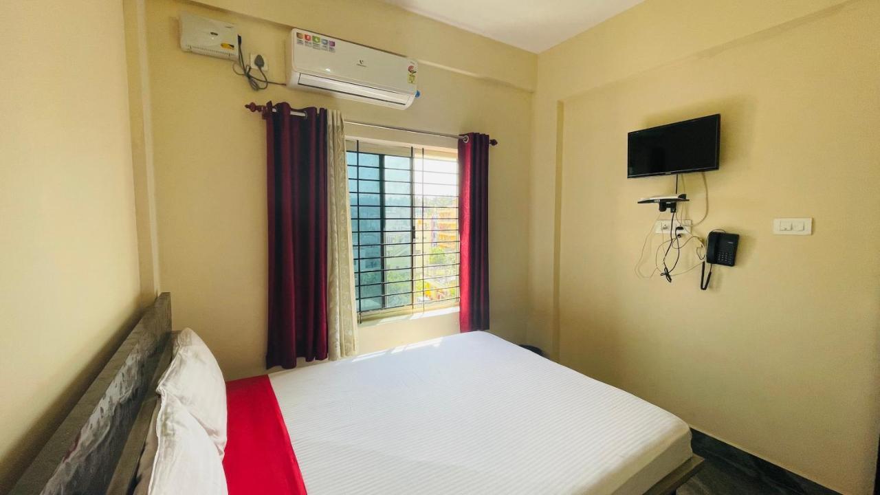 Hotel Crown Residency à Mysore Extérieur photo