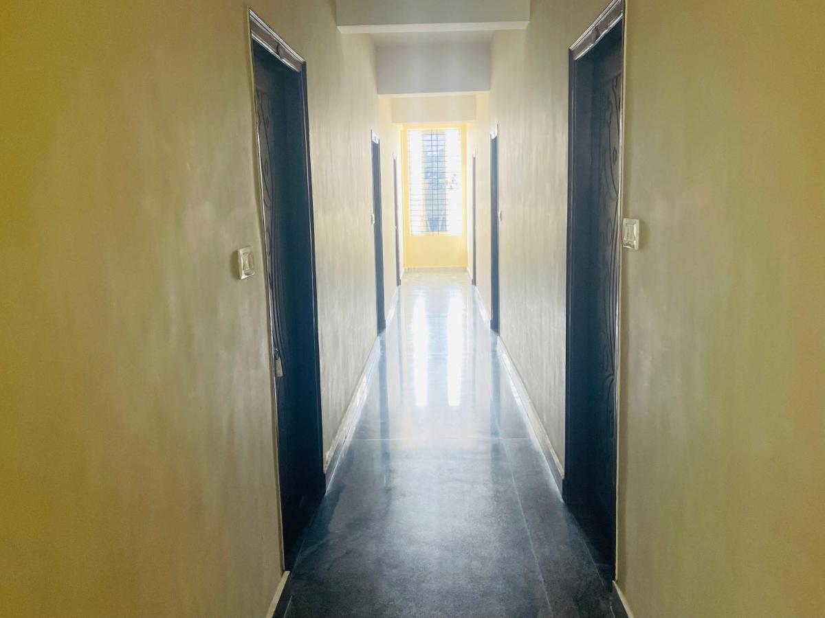 Hotel Crown Residency à Mysore Extérieur photo