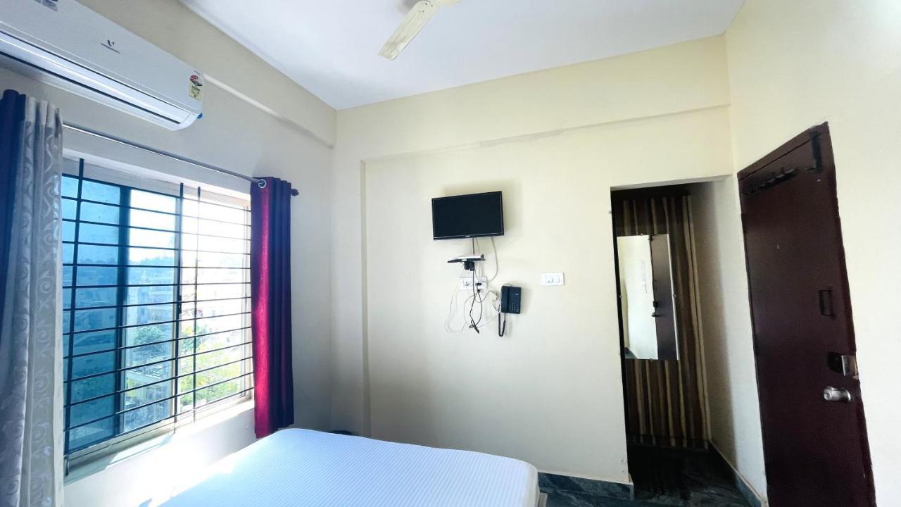 Hotel Crown Residency à Mysore Extérieur photo