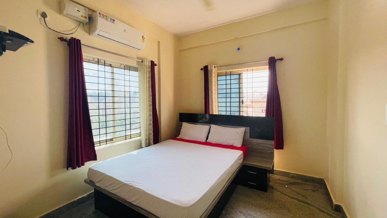 Hotel Crown Residency à Mysore Extérieur photo