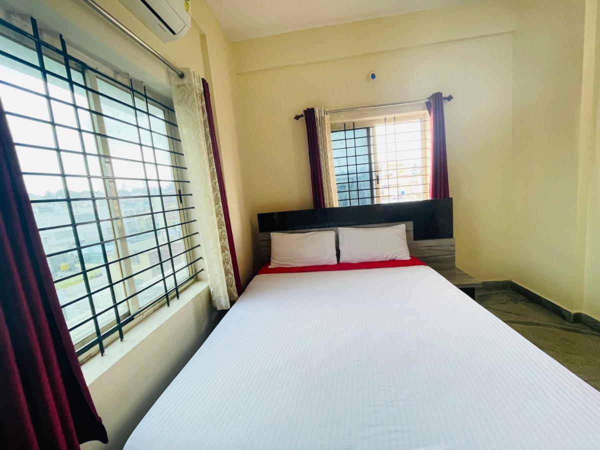 Hotel Crown Residency à Mysore Extérieur photo